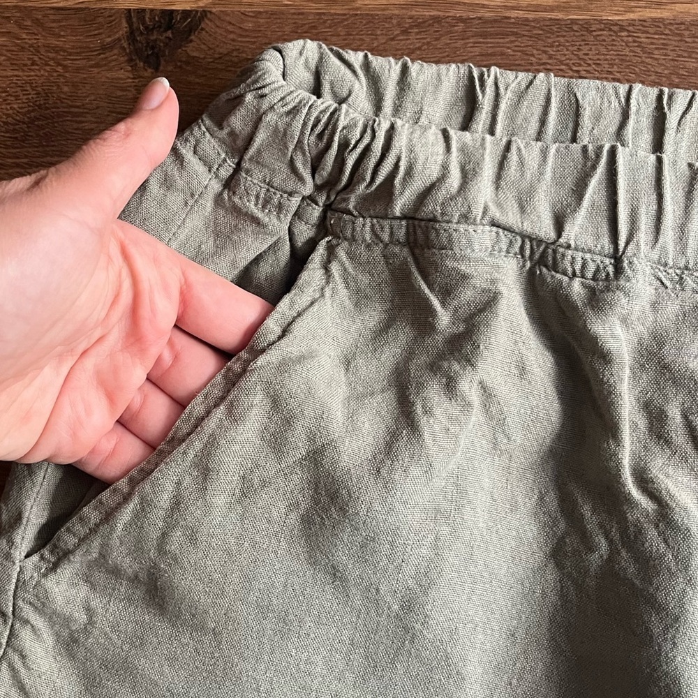 Parachute Moss Army Green Linen Shorts 🌿🩳 - Picture 4 of 9